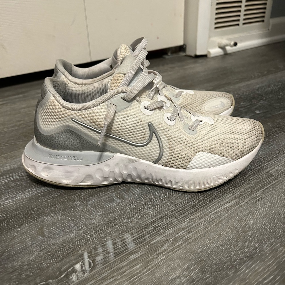 Women’s Nike Renew